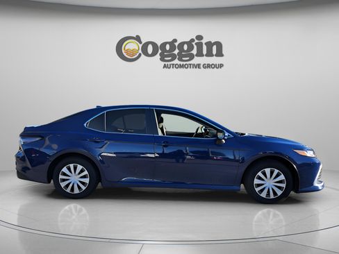 Used 2024 Toyota Camry LE image 6