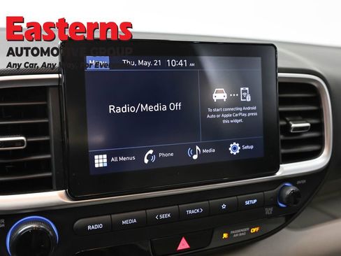 Used 2025 Hyundai Venue SEL FWD image 18