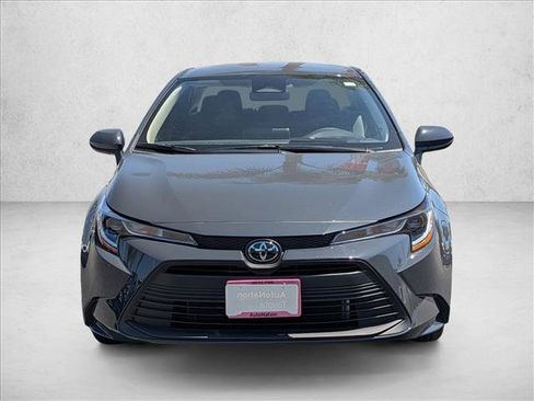 Certified 2025 Toyota Corolla LE FWD image 2