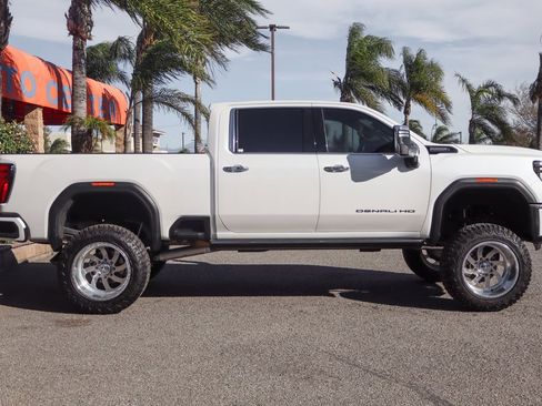 Used 2024 GMC Sierra 2500 Denali Ultimate image 11