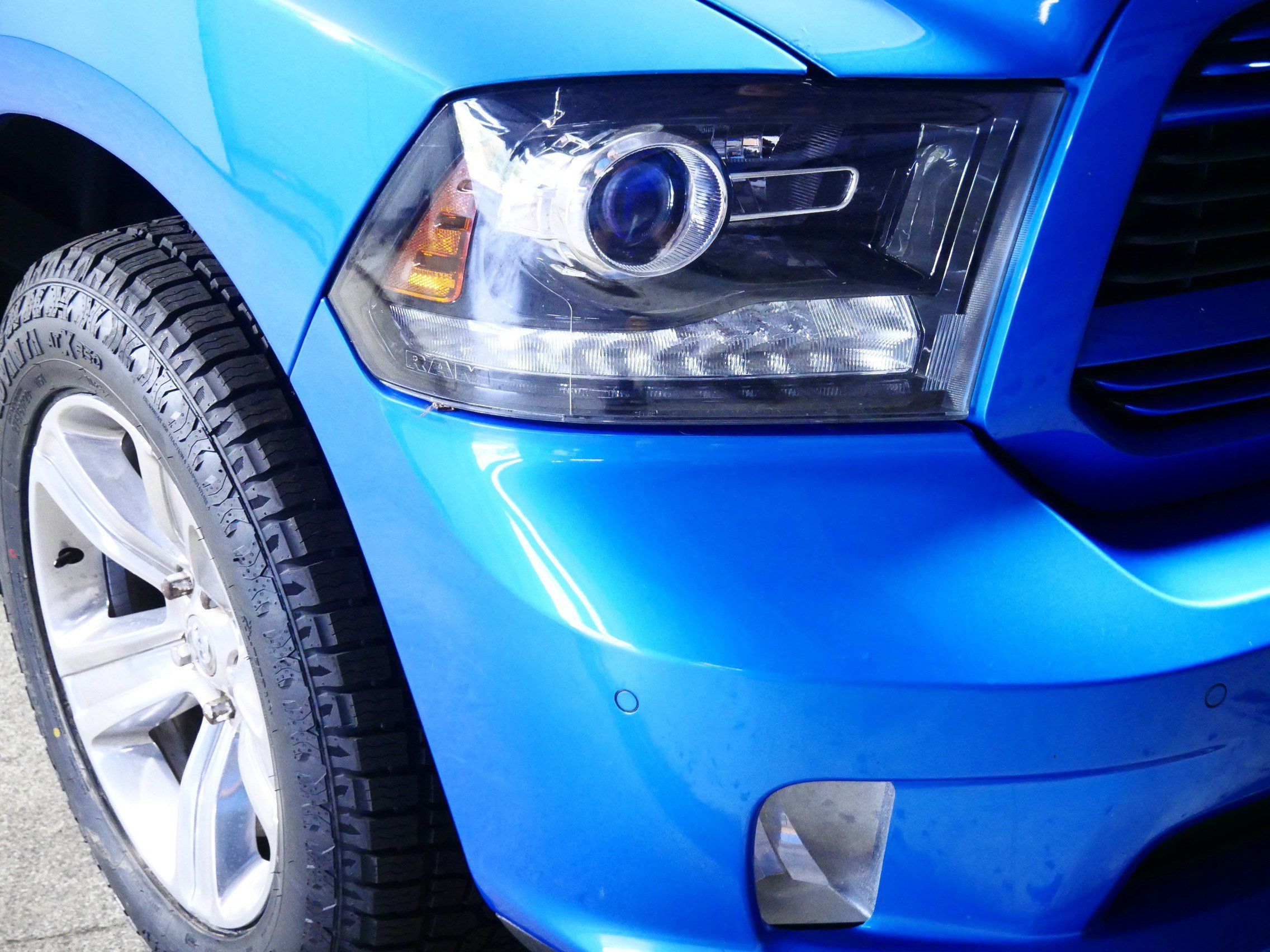 Used 2018 RAM 1500 Sport w/ Hydro Blue Sport Package AWD/4WD image 16