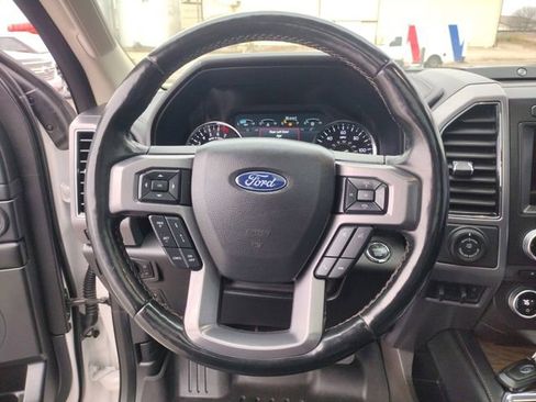 Used 2018 Ford Expedition Platinum image 16