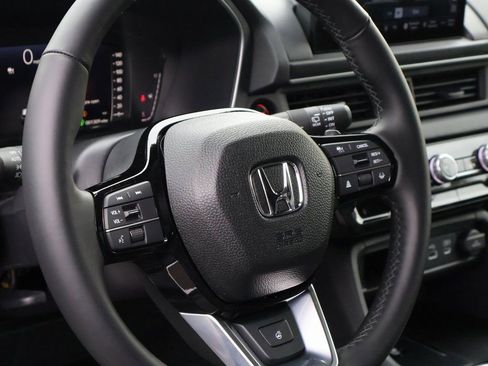 Certified 2025 Honda Pilot Elite image 19