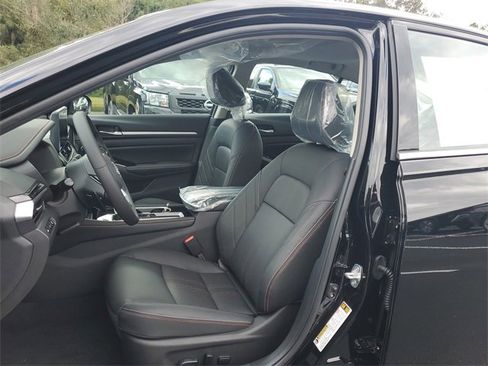 New 2025 Nissan Altima 2.5 SR w/ SR Premium Package image 11