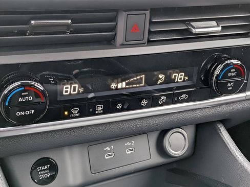 Certified 2026 Nissan Rogue SV AWD/4WD image 19