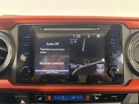 Used 2016 Toyota Tacoma TRD Off-Road w/ Premium & Technology Package image 14