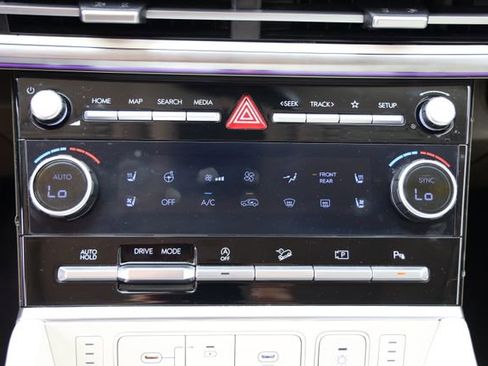 Used 2025 Hyundai Santa Fe Calligraphy FWD image 22