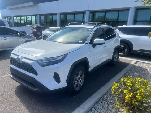 Used 2022 Toyota RAV4 XLE w/ Convenience Package AWD/4WD image 2