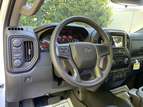 New 2026 Chevrolet Silverado 1500 Custom Trail Boss w/ LPO, Dark Essentials Package AWD/4WD image 17