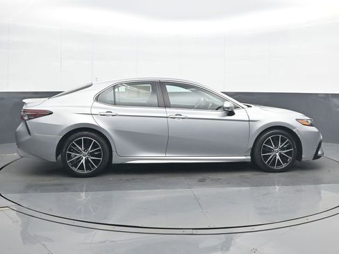Used 2023 Toyota Camry SE FWD image 7
