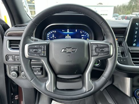 Used 2023 Chevrolet Suburban Z71 w/ Luxury Package image 13