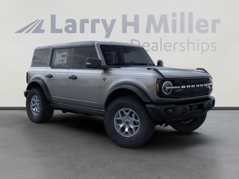 New 2025 Ford Bronco Badlands image 7