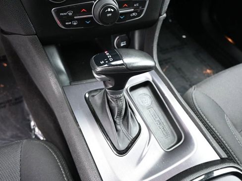 Used 2018 Dodge Charger SXT w/ Blacktop Package RWD image 11