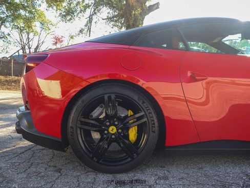 Used 2019 Ferrari Portofino image 10