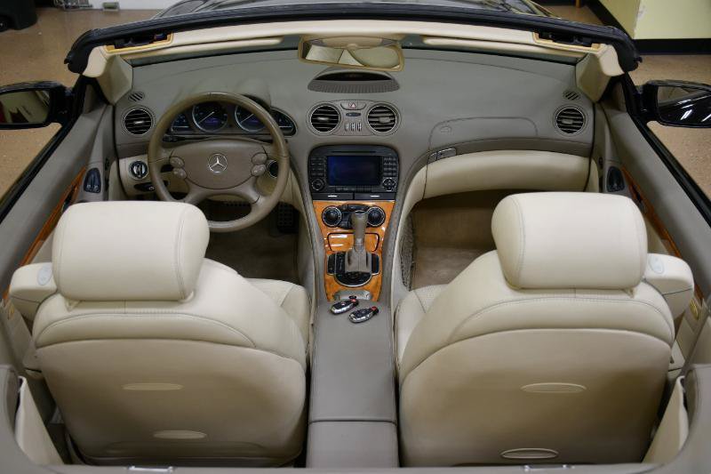Used 2008 Mercedes-Benz SL 550 w/ P1 Pkg image 19