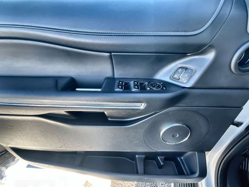 Used 2023 Ford Expedition XLT image 15