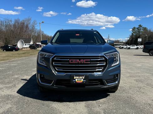 Used 2024 GMC Terrain SLT AWD/4WD image 8