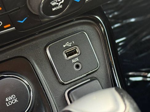 Used 2019 Jeep Compass Limited AWD/4WD image 24
