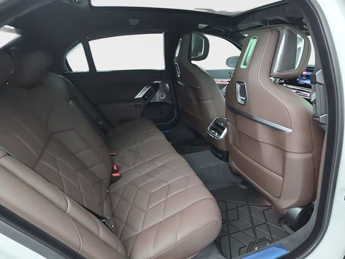 New 2026 BMW i7 xDrive60 w/ Executive Package AWD/4WD image 11