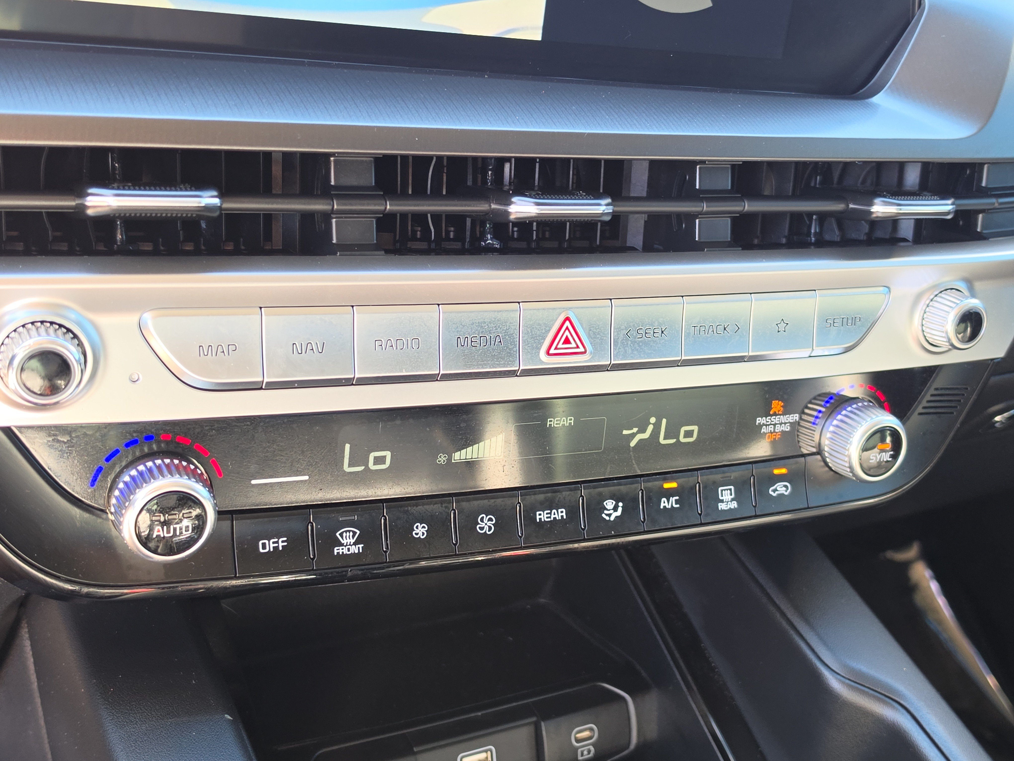 Certified 2023 Kia Telluride LX FWD image 24