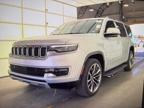 Used 2022 Jeep Wagoneer Series II w/ Premium Group I image 3