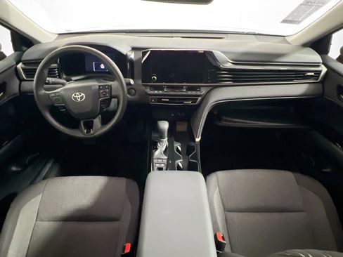Used 2025 Toyota Camry LE FWD image 31