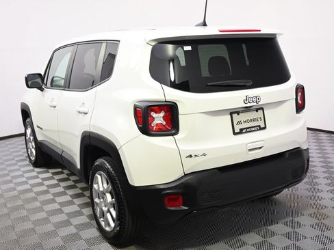 Used 2023 Jeep Renegade Latitude AWD/4WD image 4