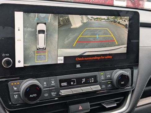 Used 2024 Toyota Grand Highlander AWD image 23