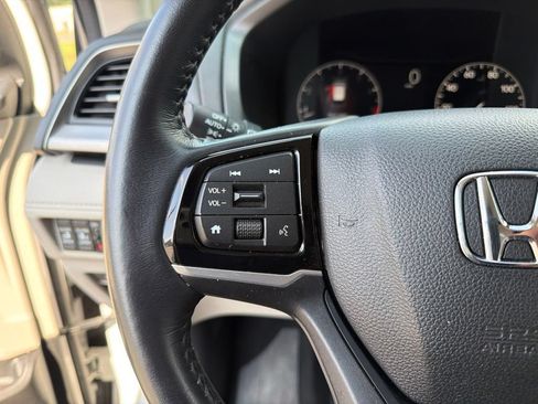 Used 2025 Honda Odyssey EX-L image 16