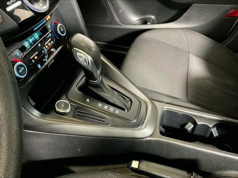 Used 2017 Ford Focus SEL image 15