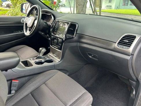 Certified 2022 Jeep Grand Cherokee Laredo E RWD image 41