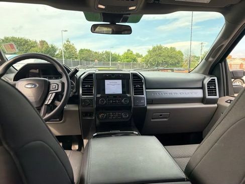 Used 2021 Ford F250 XLT w/ XLT Premium Package AWD/4WD image 13