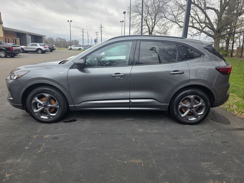 Used 2024 Ford Escape ST-Line w/ Tech Pack #1 image 9