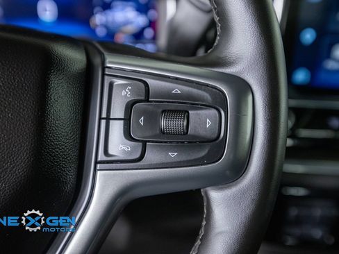 Used 2025 Chevrolet Silverado 2500 LTZ w/ LTZ Convenience Package AWD/4WD image 15