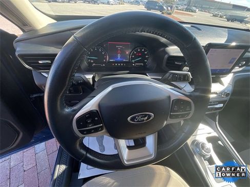 Used 2022 Ford Explorer XLT image 13