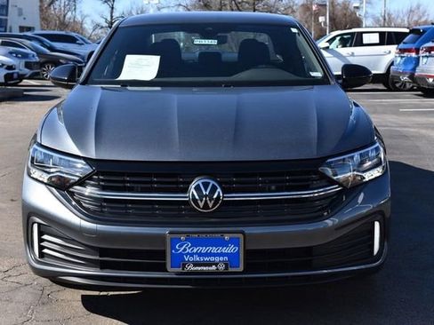 Used 2024 Volkswagen Jetta Sport image 4