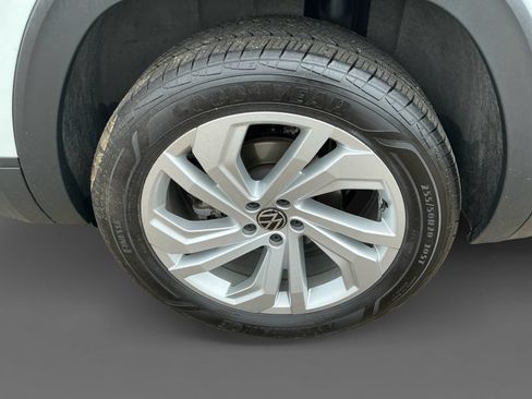 Used 2023 Volkswagen Atlas SE w/ Panoramic Sunroof Package AWD/4WD image 14