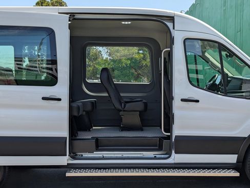 Used 2023 Ford E-Transit Medium Roof RWD image 20