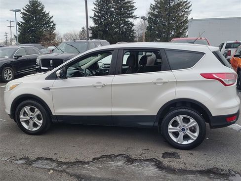 Used 2016 Ford Escape SE image 9