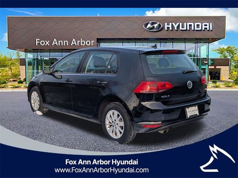 Used 2016 Volkswagen Golf S image 3