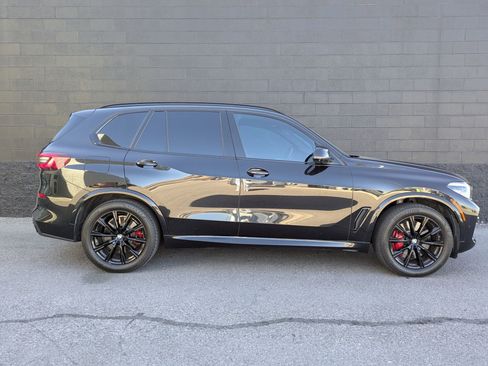Used 2022 BMW X5 M50i w/ Parking Assistance Package image 4