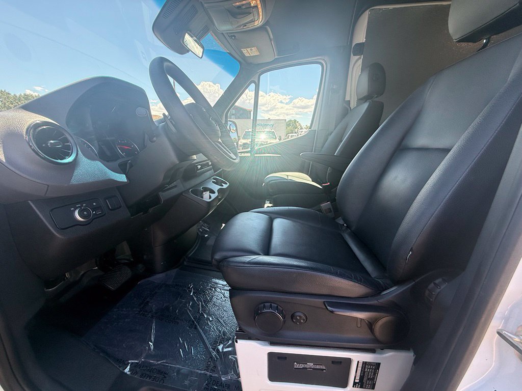 Used 2024 Mercedes-Benz Sprinter 2500 image 5