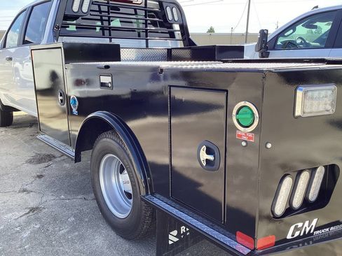 New 2025 GMC Sierra 3500 Pro w/ Convenience Package AWD/4WD image 9