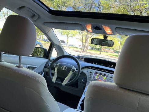 Used 2015 Toyota Prius Three w/ Solar Roof Package FWD image 25