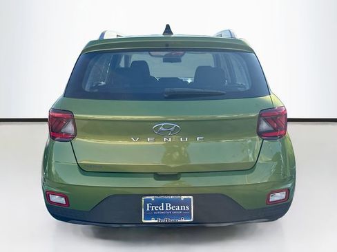 Used 2020 Hyundai Venue SEL image 6