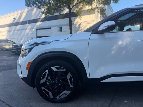Used 2024 Kia Seltos SX w/ SX Sunroof Package AWD/4WD image 8