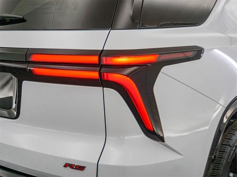 New 2026 Chevrolet Traverse RS w/ LPO, Floor Liner Package image 9