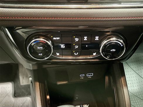 Used 2025 Chevrolet TrailBlazer RS w/ Convenience Package image 15