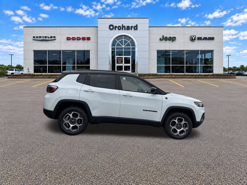 Used 2022 Jeep Compass Trailhawk AWD/4WD image 3