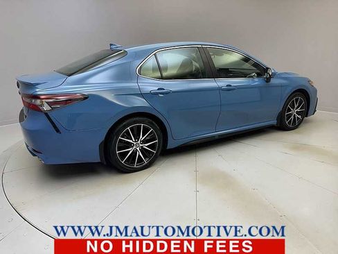 Used 2023 Toyota Camry SE image 5